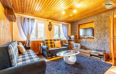 3-podlažná murovaná zateplená chata s krásnym pozemkom, 70 m2