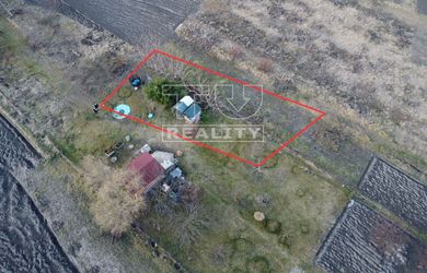 Na predaj stavebný pozemok 556m2 v obci Trakovice