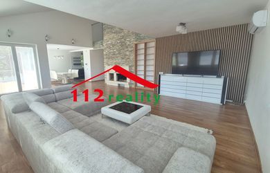 Na prenájom kompletne klimatizovaný 8 izbový dom s krbom a dvojgarážou, Braislava III, KOLIBA, Ôsma