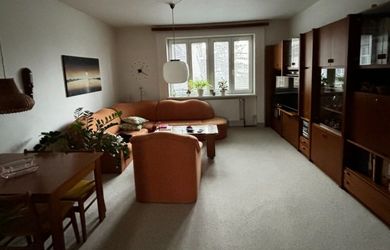 Ponúkame Vám na predaj 3 izbový byt Bratislava-Nové Mesto, Vajnorská ul.