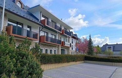 Apartmány Jánošík, Terchová - predaj rekreačný 2izbový apartmán s predzáhradkou 33,97 m², vlastným skladom a parkovacím miestom.