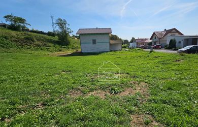 Stavebný pozemok o výmere 1 568 m², Hrádok.