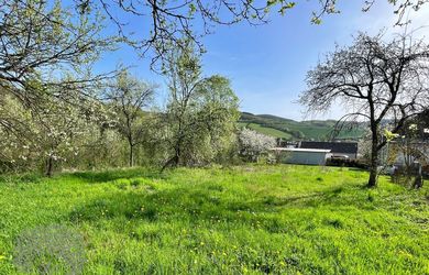 Rekreačný pozemok 740 m² – Zemianske Podhradie