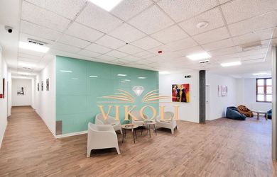 Nebytové priestory na predaj 977 m² s parkovaním v centre Bratislavy, Zámocká ulica