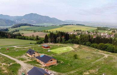 Na predaj pozemok – Jamnícka vyhliadka, 828 m², všetky siete pri pozemku, štúdia rodinného domu k tomu ako bonus