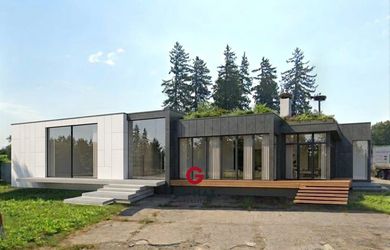 Obchodné priestory / sklad / podnikateľský objekt s veľkým parkoviskom – obec Rad