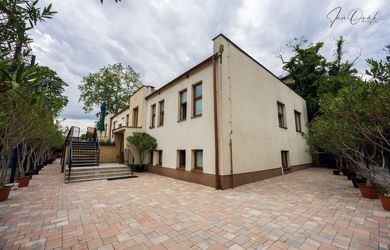 UBYTOVŇA V MESTSKOM PARKU KOŠICE, pozemok, parkovisko