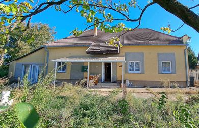 Rodinný dom s veľkým pozemkom, Vlčany