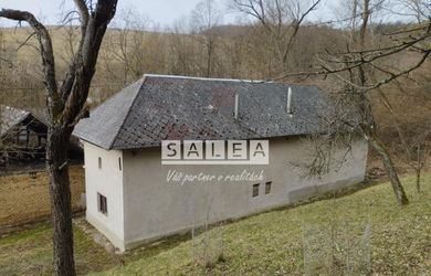 Pozemok s chalupou v obci Podkylava o výmere 8852m2.