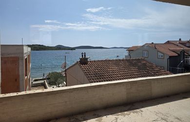 CHORVÁTSKO - Apartmány 2.rad od mora - SRIMA, VODICE