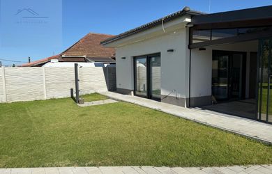 Predaj moderného 3-izbového domčeka s terasou v obci Zemné