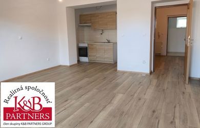 Ponúkame na predaj zrekonštruovaný 1izbový byt s kuchynským kútom o rozlohe 48m2 v Trenčíne.